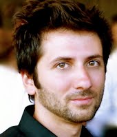 Emiliano Huet-Vaughn headshot